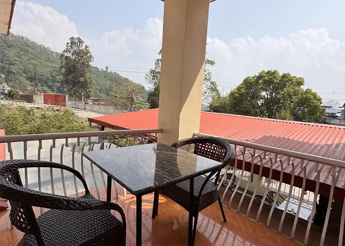 555 And Restaurant 3*